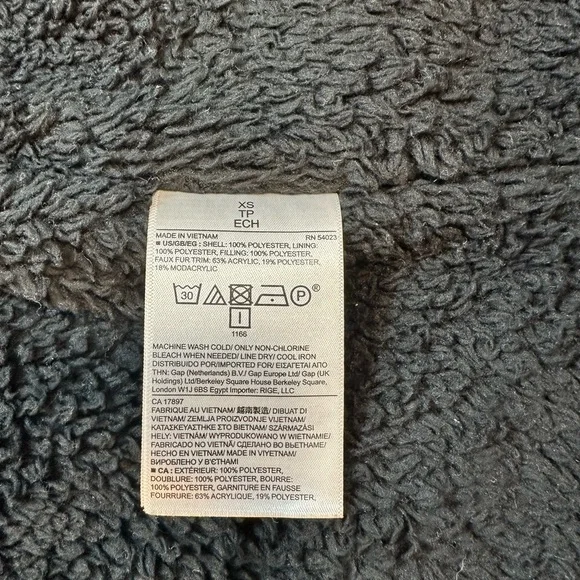 Banana Republic Black Puffer Vest - Picture 7 of 7